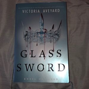 Glass Sword by Victoria Aveyard